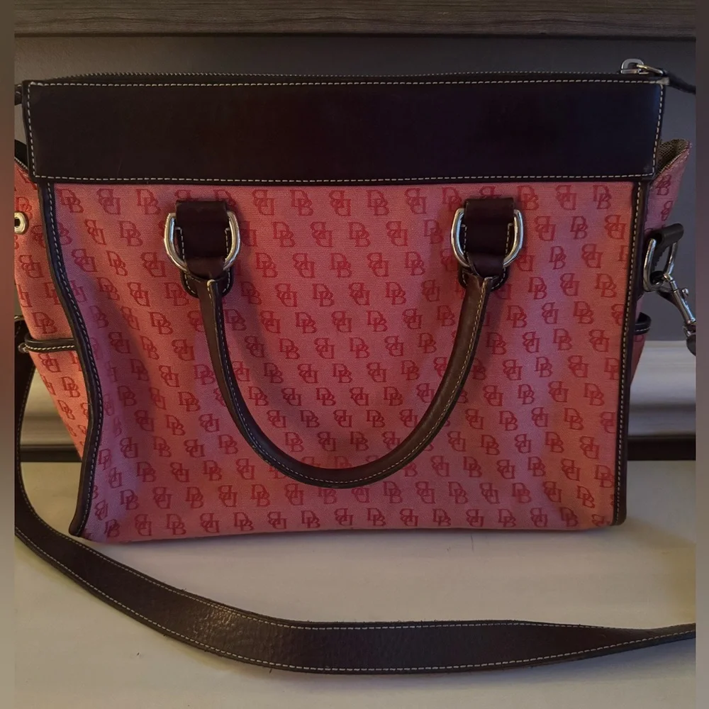 Dooney & Bourke nice vintage